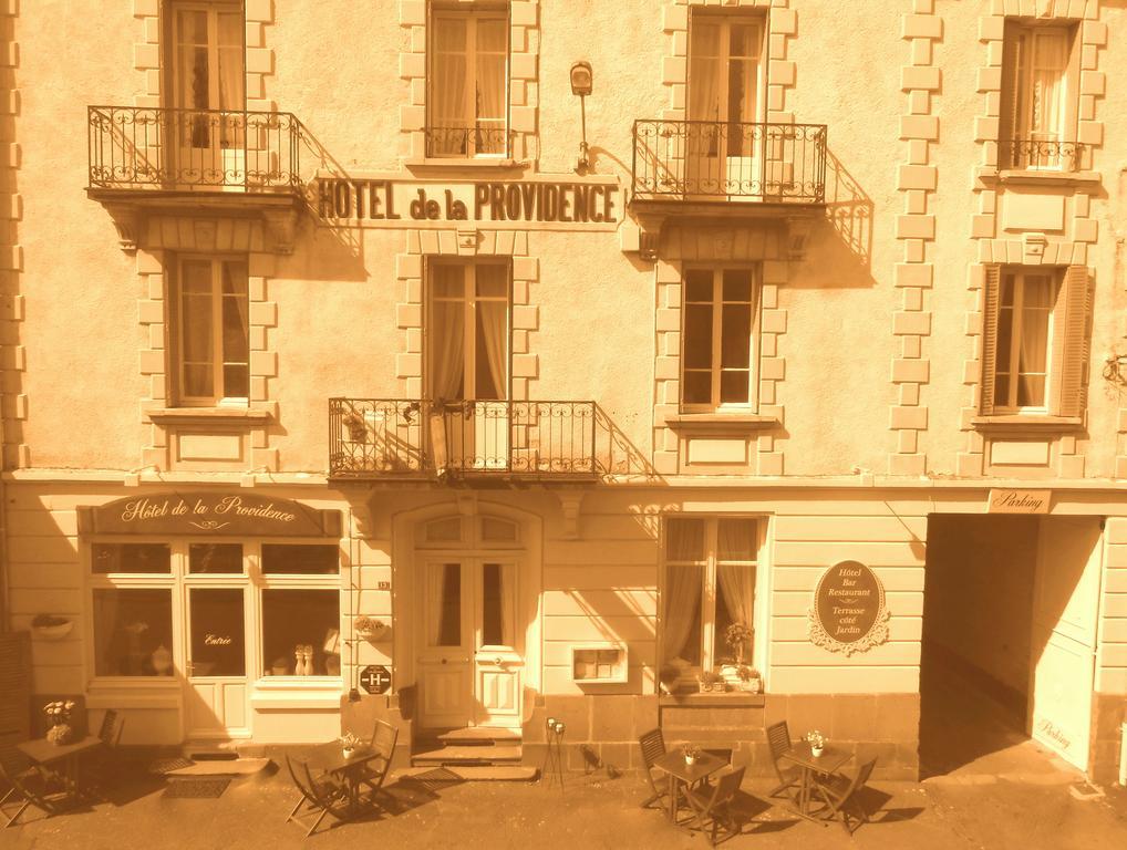 Hôtel De La Providence Égliseneuve-dʼEntraigues Exterior foto